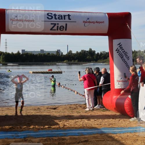 07.09.2025 - 19. Norderstedt Triathlon Luisa Fischer http://msf.ph/oto/8737943 07.09.2025 09:02:00 Schwimmen 1, 44, 50 meine-sportfotos.de