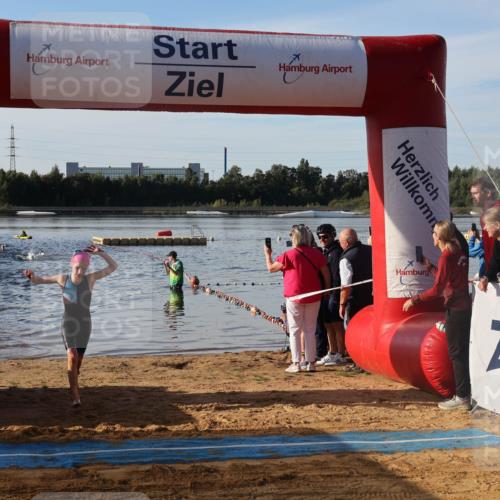 07.09.2025 - 19. Norderstedt Triathlon Luisa Fischer http://msf.ph/oto/8737946 07.09.2025 09:02:00 Schwimmen 1, 44, 50 meine-sportfotos.de