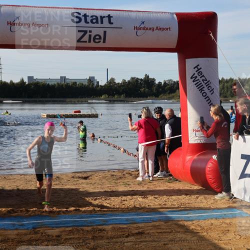 07.09.2025 - 19. Norderstedt Triathlon Luisa Fischer http://msf.ph/oto/8737950 07.09.2025 09:02:01 Schwimmen 1, 44, 50 meine-sportfotos.de