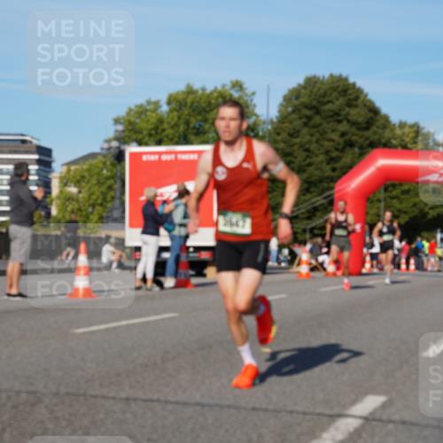 07.09.2025 - BARMER Alsterlauf Yannick Fuchs http://msf.ph/oto/8737990 07.09.2025 09:25:20 Laufen 3647 meine-sportfotos.de