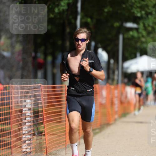 07.09.2025 - 19. Norderstedt Triathlon Michael Strokosch http://msf.ph/oto/8738038 07.09.2025 11:49:45 Laufen 770, 1160, 1184, 1383 meine-sportfotos.de