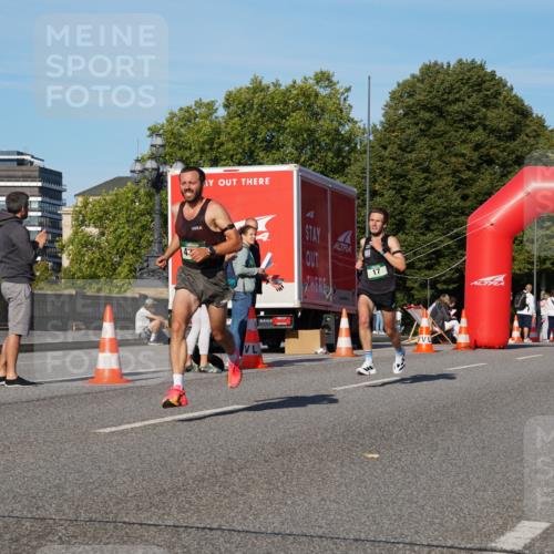 07.09.2025 - BARMER Alsterlauf Yannick Fuchs http://msf.ph/oto/8738102 07.09.2025 09:25:22 Laufen 43, 17, 7 meine-sportfotos.de