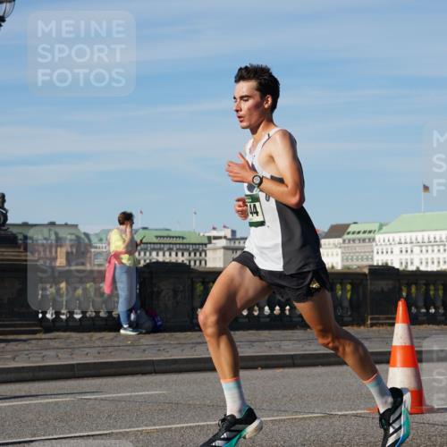 07.09.2025 - BARMER Alsterlauf Yannick Fuchs http://msf.ph/oto/8738371 07.09.2025 09:25:35 Laufen 744 meine-sportfotos.de