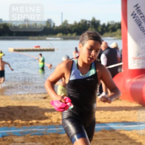 07.09.2025 - 19. Norderstedt Triathlon Luisa Fischer http://msf.ph/oto/8738416 07.09.2025 09:03:04 Schwimmen 6, 11, 15, 16, 17, 23, 26, 31, 41, 45, 51, 52, 55 meine-sportfotos.de