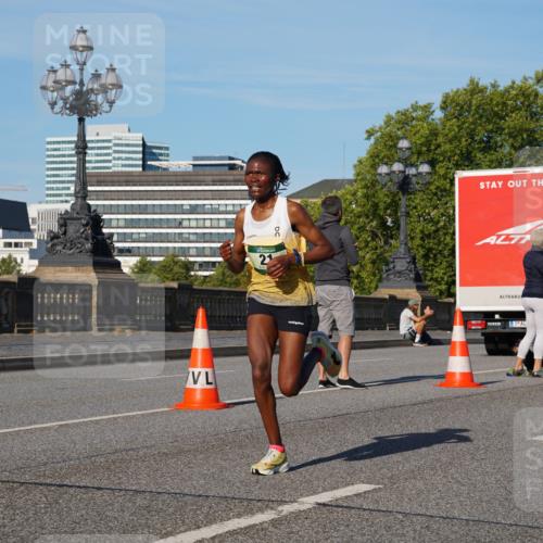07.09.2025 - BARMER Alsterlauf Yannick Fuchs http://msf.ph/oto/8738451 07.09.2025 09:25:42 Laufen 21, 8, 19 meine-sportfotos.de
