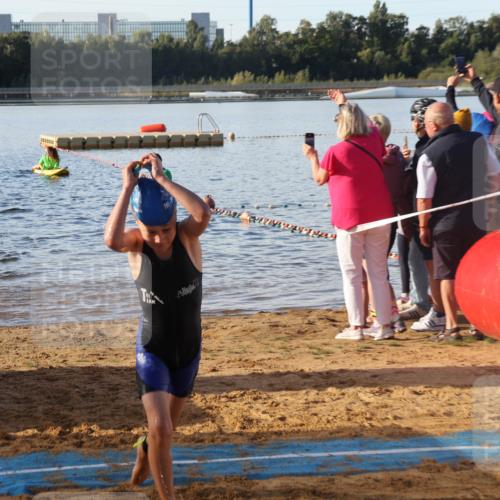 07.09.2025 - 19. Norderstedt Triathlon Luisa Fischer http://msf.ph/oto/8738530 07.09.2025 09:03:23 Schwimmen 21, 29, 30, 36, 39, 47 meine-sportfotos.de
