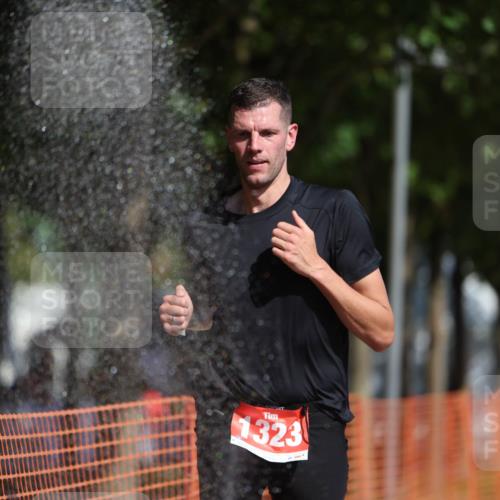 07.09.2025 - 19. Norderstedt Triathlon Michael Strokosch http://msf.ph/oto/8738590 07.09.2025 11:50:07 Laufen 1178, 1323 meine-sportfotos.de