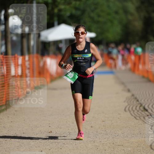 07.09.2025 - 19. Norderstedt Triathlon Michael Strokosch http://msf.ph/oto/8738595 07.09.2025 10:54:40 Laufen 99, 678, 1137 meine-sportfotos.de
