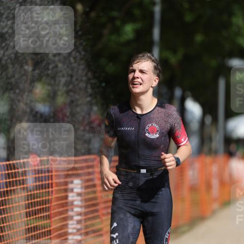 07.09.2025 - 19. Norderstedt Triathlon Michael Strokosch http://msf.ph/oto/8738747 07.09.2025 11:50:22 Laufen 1156 meine-sportfotos.de