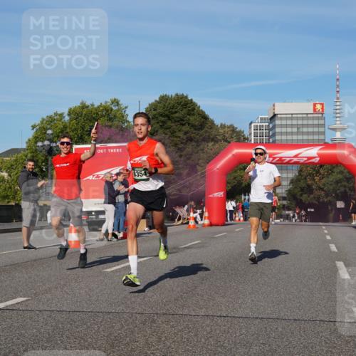 07.09.2025 - BARMER Alsterlauf Yannick Fuchs http://msf.ph/oto/8738758 07.09.2025 09:25:48 Laufen 8354 meine-sportfotos.de