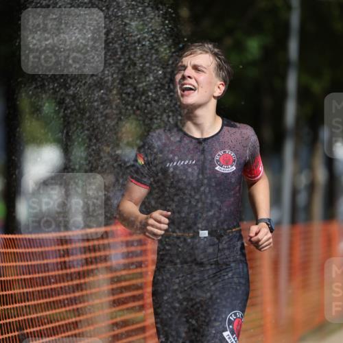 07.09.2025 - 19. Norderstedt Triathlon Michael Strokosch http://msf.ph/oto/8738763 07.09.2025 11:50:23 Laufen 1156 meine-sportfotos.de