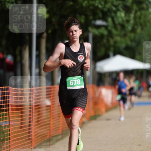 07.09.2025 - 19. Norderstedt Triathlon Michael Strokosch http://msf.ph/oto/8738785 07.09.2025 10:54:46 Laufen 99, 678 meine-sportfotos.de