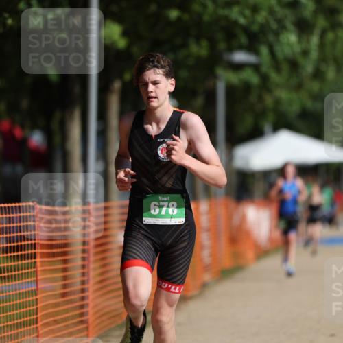 07.09.2025 - 19. Norderstedt Triathlon Michael Strokosch http://msf.ph/oto/8738802 07.09.2025 10:54:46 Laufen 99, 678 meine-sportfotos.de