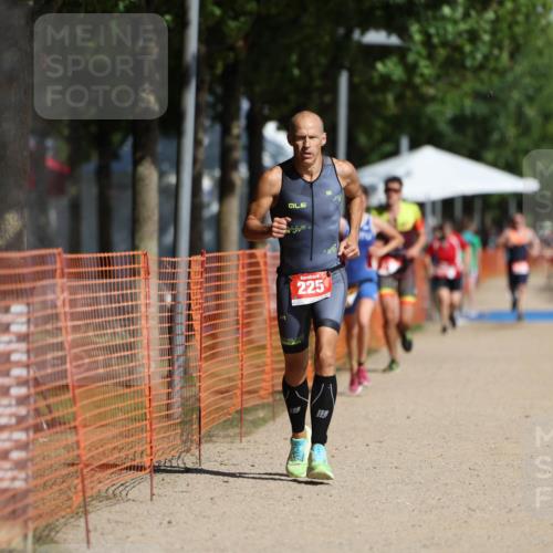 07.09.2025 - 19. Norderstedt Triathlon Michael Strokosch http://msf.ph/oto/8738820 07.09.2025 11:50:39 Laufen 225, 1185, 1335 meine-sportfotos.de