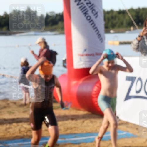 07.09.2025 - 19. Norderstedt Triathlon Luisa Fischer http://msf.ph/oto/8738856 07.09.2025 09:03:58 Schwimmen 10, 18, 20, 28, 35 meine-sportfotos.de