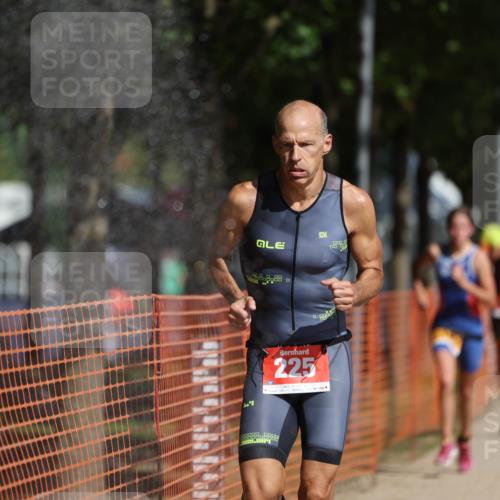07.09.2025 - 19. Norderstedt Triathlon Michael Strokosch http://msf.ph/oto/8738939 07.09.2025 11:50:41 Laufen 225, 1185, 1335 meine-sportfotos.de