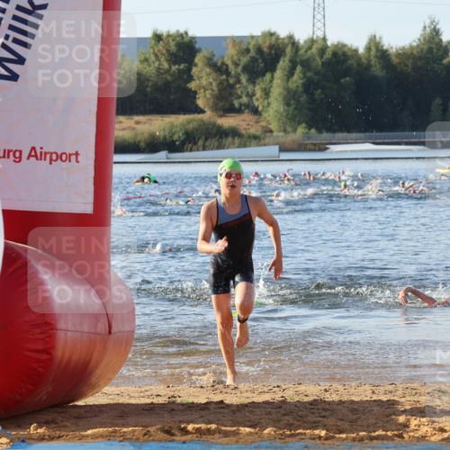 07.09.2025 - 19. Norderstedt Triathlon Luisa Fischer http://msf.ph/oto/8738945 07.09.2025 09:28:20 Schwimmen 633 meine-sportfotos.de