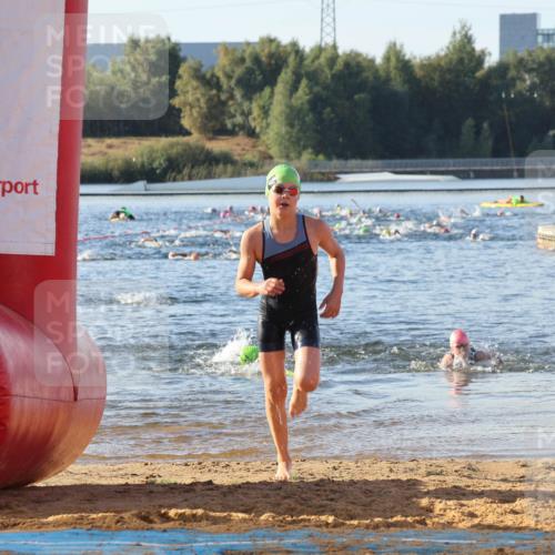 07.09.2025 - 19. Norderstedt Triathlon Luisa Fischer http://msf.ph/oto/8738954 07.09.2025 09:28:21 Schwimmen 633 meine-sportfotos.de