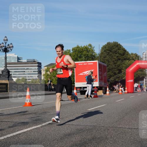 07.09.2025 - BARMER Alsterlauf Yannick Fuchs http://msf.ph/oto/8739006 07.09.2025 09:25:55 Laufen 118 meine-sportfotos.de