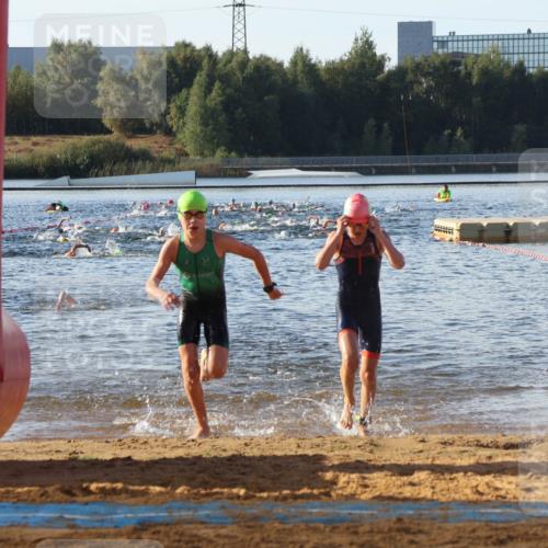 07.09.2025 - 19. Norderstedt Triathlon Luisa Fischer http://msf.ph/oto/8739025 07.09.2025 09:28:26 Schwimmen 553, 557, 633 meine-sportfotos.de