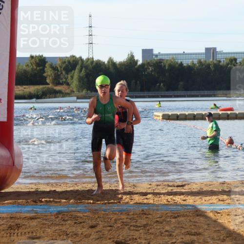 07.09.2025 - 19. Norderstedt Triathlon Luisa Fischer http://msf.ph/oto/8739047 07.09.2025 09:28:28 Schwimmen 553, 557, 633 meine-sportfotos.de