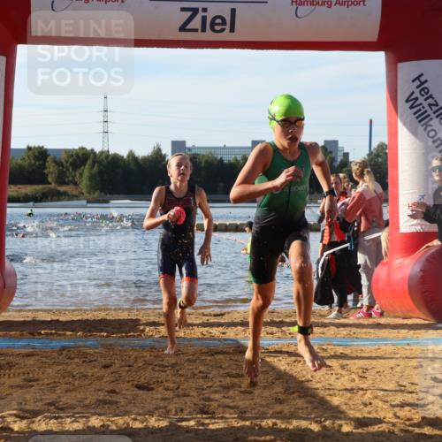07.09.2025 - 19. Norderstedt Triathlon Luisa Fischer http://msf.ph/oto/8739065 07.09.2025 09:28:29 Schwimmen 553, 557, 633 meine-sportfotos.de