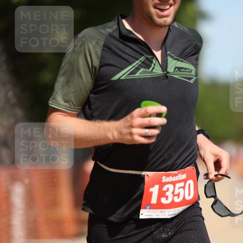 07.09.2025 - 19. Norderstedt Triathlon Michael Strokosch http://msf.ph/oto/8739143 07.09.2025 12:29:38 Laufen 186, 1350, 1351 meine-sportfotos.de