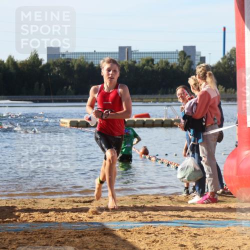 07.09.2025 - 19. Norderstedt Triathlon Luisa Fischer http://msf.ph/oto/8739154 07.09.2025 09:28:42 Schwimmen 583 meine-sportfotos.de