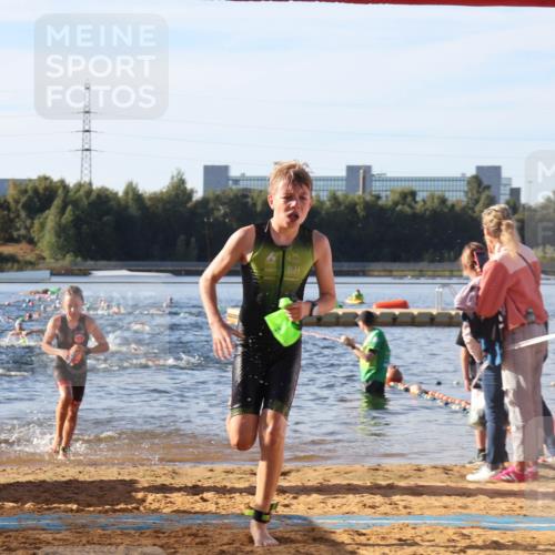 07.09.2025 - 19. Norderstedt Triathlon Luisa Fischer http://msf.ph/oto/8739200 07.09.2025 09:29:08 Schwimmen 586, 594, 600 meine-sportfotos.de