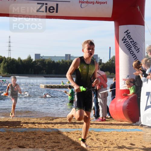 07.09.2025 - 19. Norderstedt Triathlon Luisa Fischer http://msf.ph/oto/8739207 07.09.2025 09:29:09 Schwimmen 586, 594, 600 meine-sportfotos.de