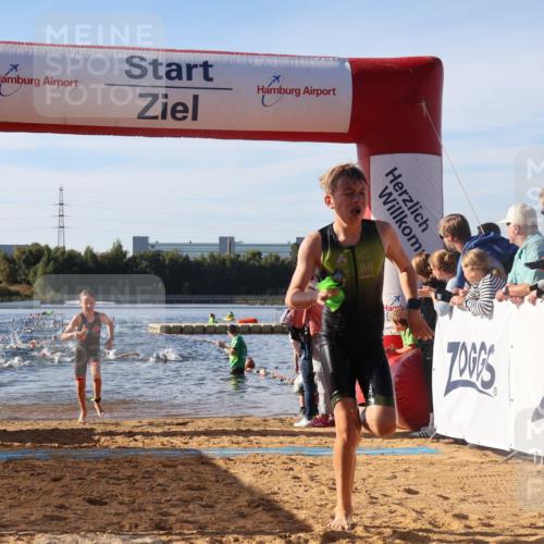 07.09.2025 - 19. Norderstedt Triathlon Luisa Fischer http://msf.ph/oto/8739213 07.09.2025 09:29:09 Schwimmen 586, 594, 600 meine-sportfotos.de