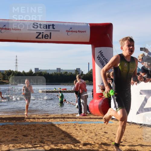 07.09.2025 - 19. Norderstedt Triathlon Luisa Fischer http://msf.ph/oto/8739218 07.09.2025 09:29:09 Schwimmen 586, 594, 600 meine-sportfotos.de