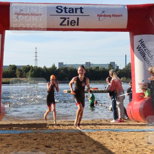 07.09.2025 - 19. Norderstedt Triathlon Luisa Fischer http://msf.ph/oto/8739225 07.09.2025 09:29:11 Schwimmen 586, 594, 600 meine-sportfotos.de