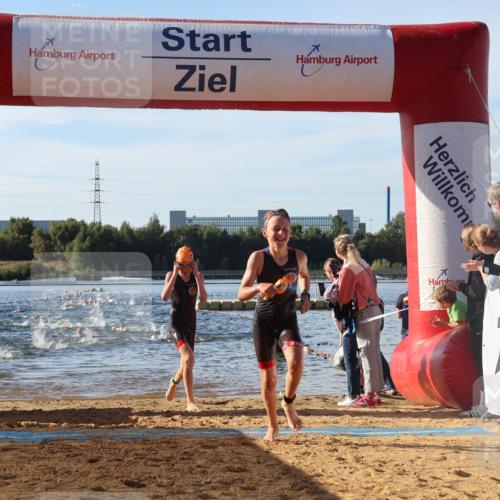 07.09.2025 - 19. Norderstedt Triathlon Luisa Fischer http://msf.ph/oto/8739228 07.09.2025 09:29:11 Schwimmen 586, 594, 600 meine-sportfotos.de