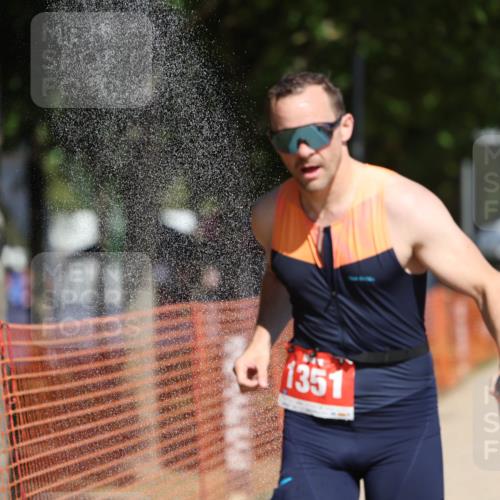 07.09.2025 - 19. Norderstedt Triathlon Michael Strokosch http://msf.ph/oto/8739242 07.09.2025 12:29:41 Laufen 1350, 1351 meine-sportfotos.de