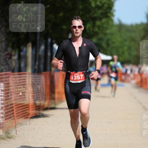 07.09.2025 - 19. Norderstedt Triathlon Michael Strokosch http://msf.ph/oto/8739316 07.09.2025 12:29:59 Laufen 261, 279, 1357 meine-sportfotos.de