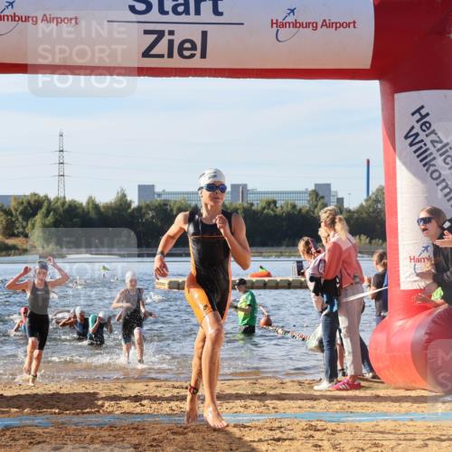 07.09.2025 - 19. Norderstedt Triathlon Luisa Fischer http://msf.ph/oto/8739332 07.09.2025 09:29:21 Schwimmen 562, 570, 586, 594, 604, 606, 613 meine-sportfotos.de