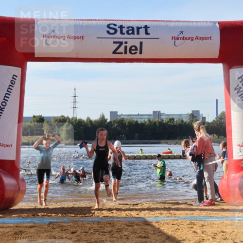 07.09.2025 - 19. Norderstedt Triathlon Luisa Fischer http://msf.ph/oto/8739352 07.09.2025 09:29:22 Schwimmen 562, 570, 586, 594, 604, 606, 613 meine-sportfotos.de
