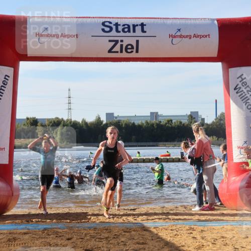 07.09.2025 - 19. Norderstedt Triathlon Luisa Fischer http://msf.ph/oto/8739359 07.09.2025 09:29:23 Schwimmen 554, 562, 570, 586, 591, 594, 604, 606, 613 meine-sportfotos.de
