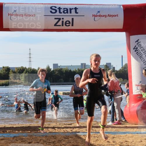 07.09.2025 - 19. Norderstedt Triathlon Luisa Fischer http://msf.ph/oto/8739376 07.09.2025 09:29:24 Schwimmen 554, 562, 567, 570, 586, 588, 591, 604, 606, 613 meine-sportfotos.de