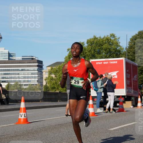 07.09.2025 - BARMER Alsterlauf Yannick Fuchs http://msf.ph/oto/8739389 07.09.2025 09:26:05 Laufen 36, 29 meine-sportfotos.de