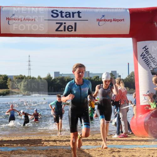 07.09.2025 - 19. Norderstedt Triathlon Luisa Fischer http://msf.ph/oto/8739394 07.09.2025 09:29:25 Schwimmen 554, 562, 567, 570, 588, 591, 604, 606, 613 meine-sportfotos.de
