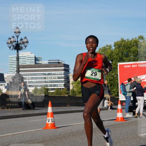 07.09.2025 - BARMER Alsterlauf Yannick Fuchs http://msf.ph/oto/8739398 07.09.2025 09:26:05 Laufen 29 meine-sportfotos.de