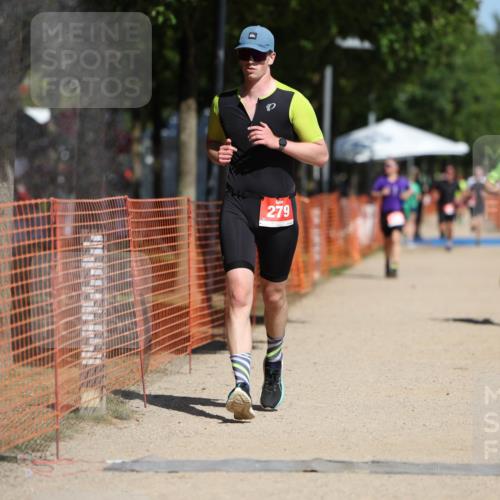 07.09.2025 - 19. Norderstedt Triathlon Michael Strokosch http://msf.ph/oto/8739435 07.09.2025 12:30:02 Laufen 261, 279, 1357 meine-sportfotos.de