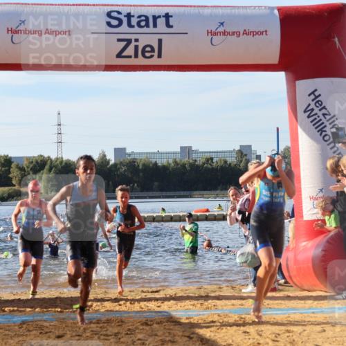 07.09.2025 - 19. Norderstedt Triathlon Luisa Fischer http://msf.ph/oto/8739470 07.09.2025 09:29:29 Schwimmen 554, 562, 563, 567, 570, 588, 591, 604, 606, 613 meine-sportfotos.de