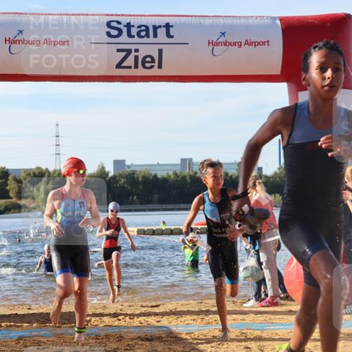 07.09.2025 - 19. Norderstedt Triathlon Luisa Fischer http://msf.ph/oto/8739493 07.09.2025 09:29:30 Schwimmen 554, 562, 563, 567, 570, 588, 591, 604, 606, 613 meine-sportfotos.de
