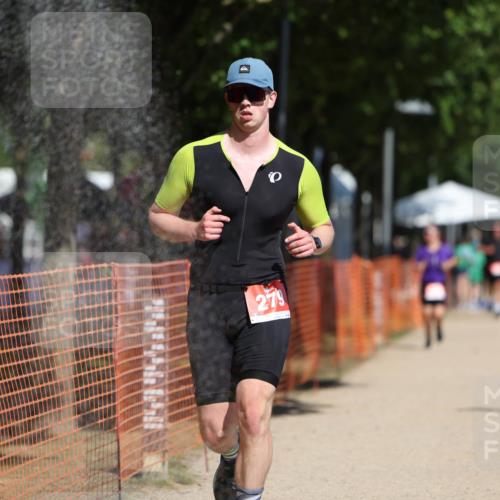 07.09.2025 - 19. Norderstedt Triathlon Michael Strokosch http://msf.ph/oto/8739500 07.09.2025 12:30:04 Laufen 261, 279 meine-sportfotos.de