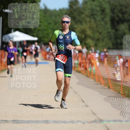 07.09.2025 - 19. Norderstedt Triathlon Michael Strokosch http://msf.ph/oto/8739558 07.09.2025 12:30:06 Laufen 261, 279, 1246 meine-sportfotos.de