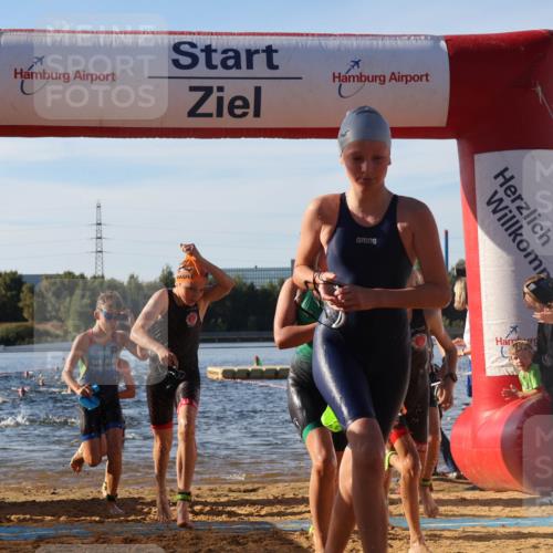 07.09.2025 - 19. Norderstedt Triathlon Luisa Fischer http://msf.ph/oto/8739658 07.09.2025 09:29:41 Schwimmen 554, 556, 563, 567, 572, 587, 588, 591, 595, 609, 618, 619, 629 meine-sportfotos.de