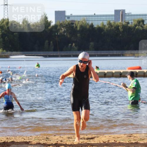 07.09.2025 - 19. Norderstedt Triathlon Luisa Fischer http://msf.ph/oto/8739685 07.09.2025 09:29:47 Schwimmen 556, 572, 587, 595, 601, 609, 618, 619, 629 meine-sportfotos.de